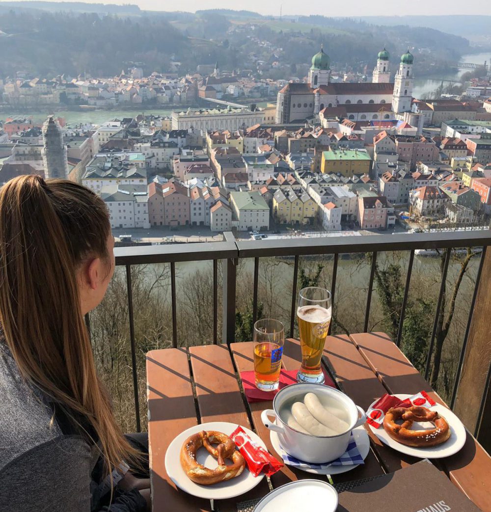 Urlaub Bayerischer Wald - Hotel, Wellness und Wandern im Nationalpark Das Oberhaus Passau Weisswurst-Frühstück bayerischer Wald